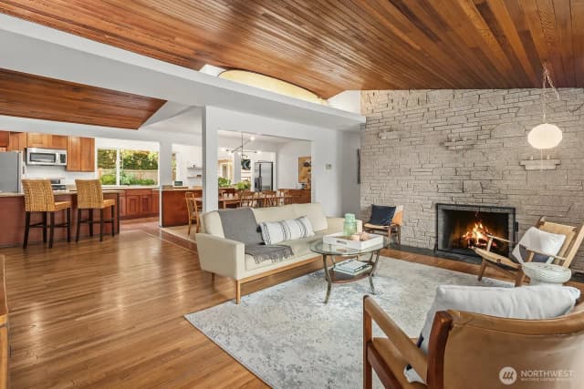 Property photo for 1413 Ne 100th Avenue, Bellevue photo 2