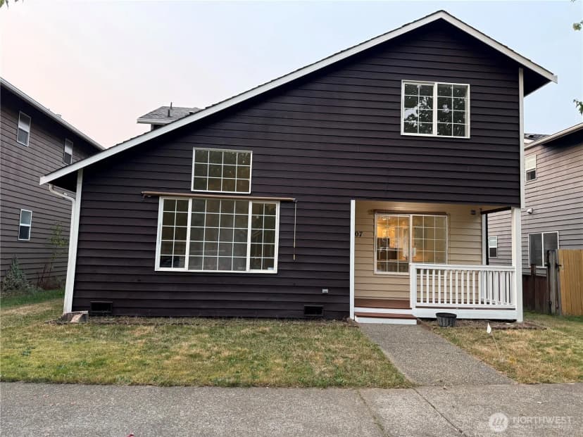 Property photo for 207 Willow Avenue W, Sultan