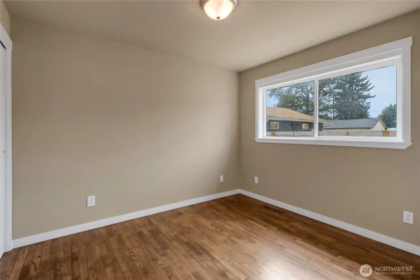 Property photo for 1032 111th Street S, Tacoma photo 18