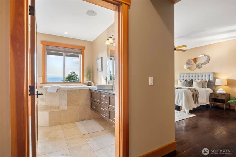 Property photo for 1078 Chuckanut Drive, Bellingham photo 10