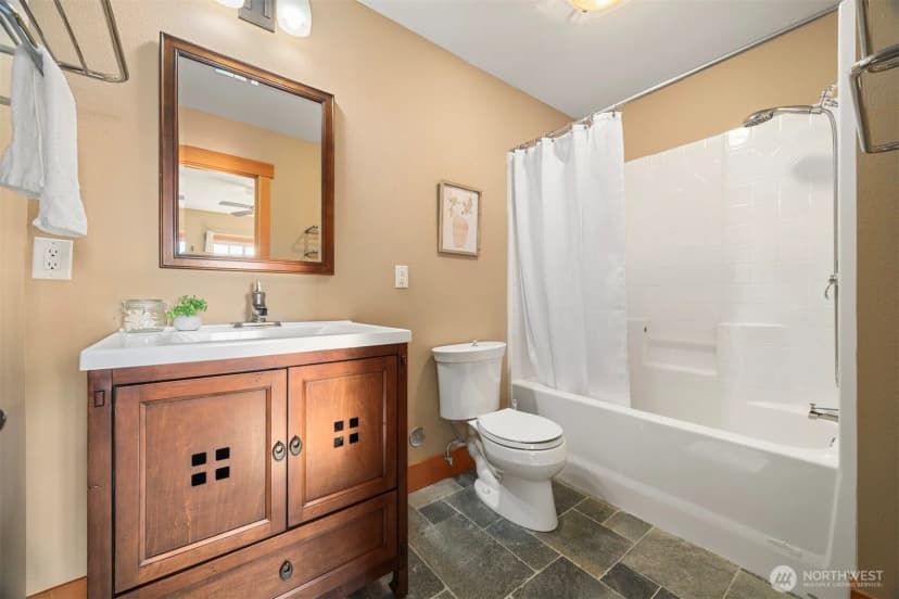Property photo for 1078 Chuckanut Drive, Bellingham photo 36