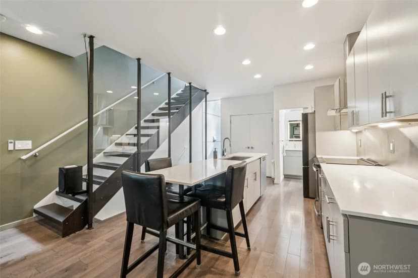 Property photo for 1003 Sturgus Avenue S, Seattle photo 10