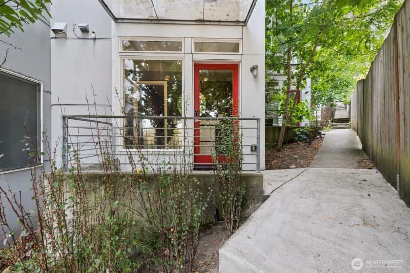 Property photo for 1003 Sturgus Avenue S, Seattle