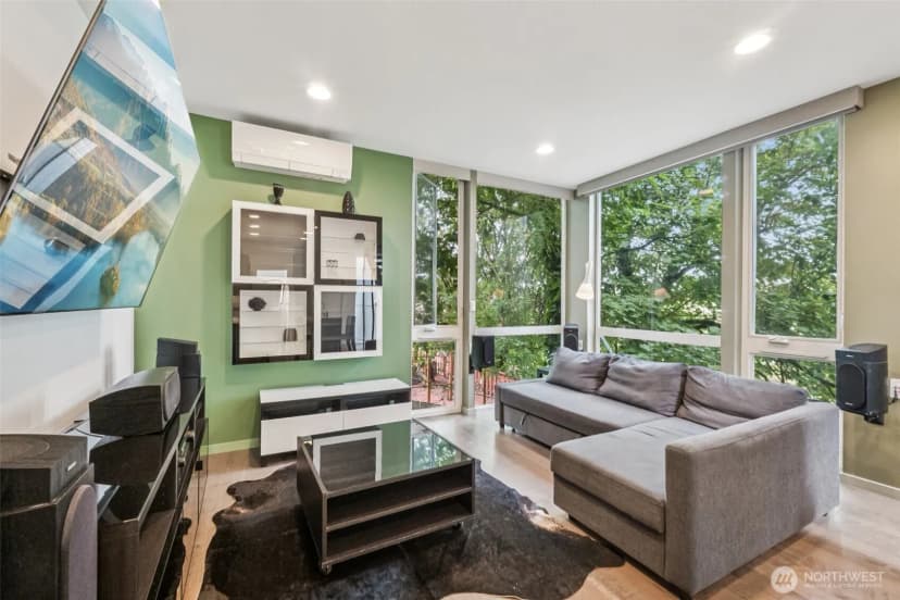 Property photo for 1003 Sturgus Avenue S, Seattle photo 6