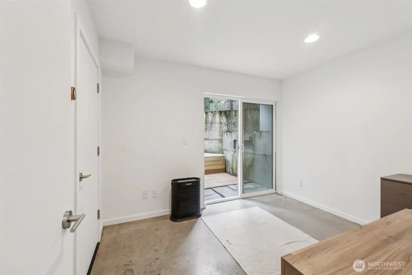 Property photo for 1003 Sturgus Avenue S, Seattle photo 26