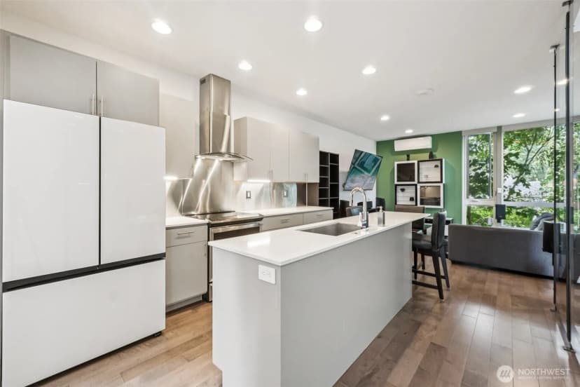 Property photo for 1003 Sturgus Avenue S, Seattle photo 13