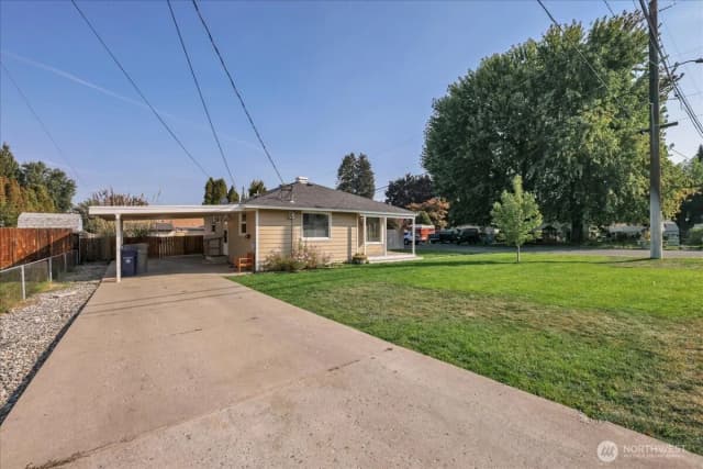 Property photo for 509 Redwood Street, Wenatchee photo 2