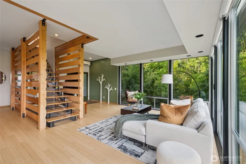 Property photo for 4050 34th Avenue S, Seattle photo 12