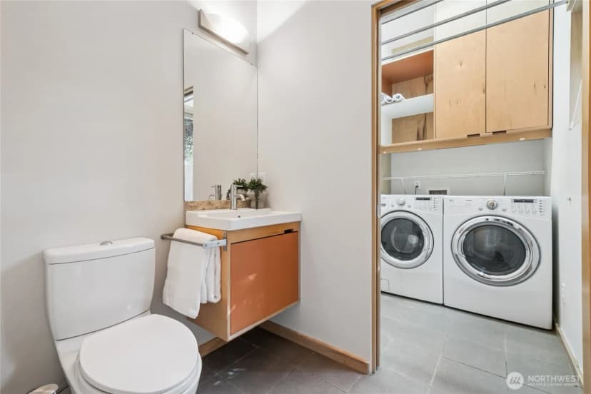 Property photo for 4050 34th Avenue S, Seattle photo 27