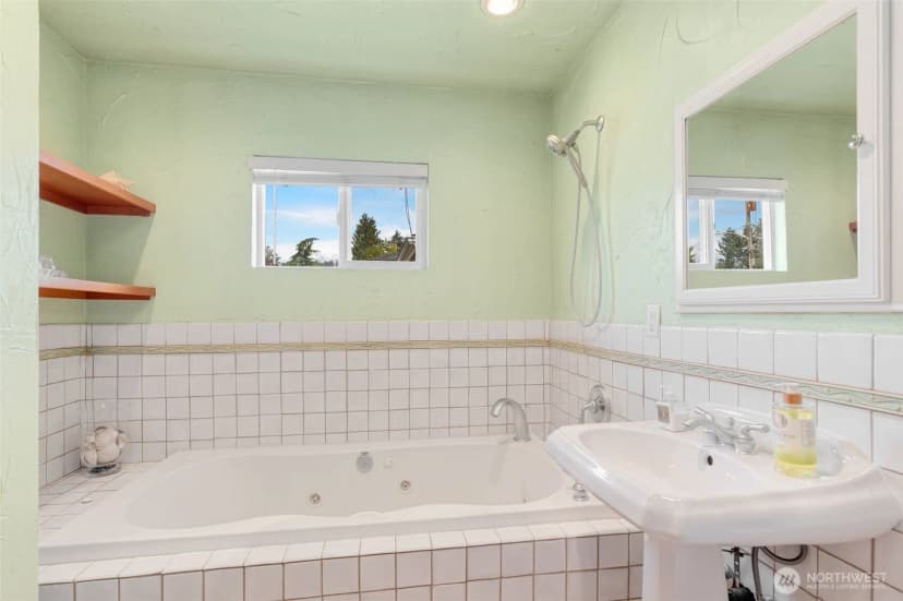 Property photo for 16742 45th Avenue Ne, Lake Forest Park photo 23
