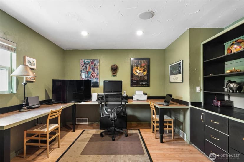 Property photo for 16742 45th Avenue Ne, Lake Forest Park photo 19