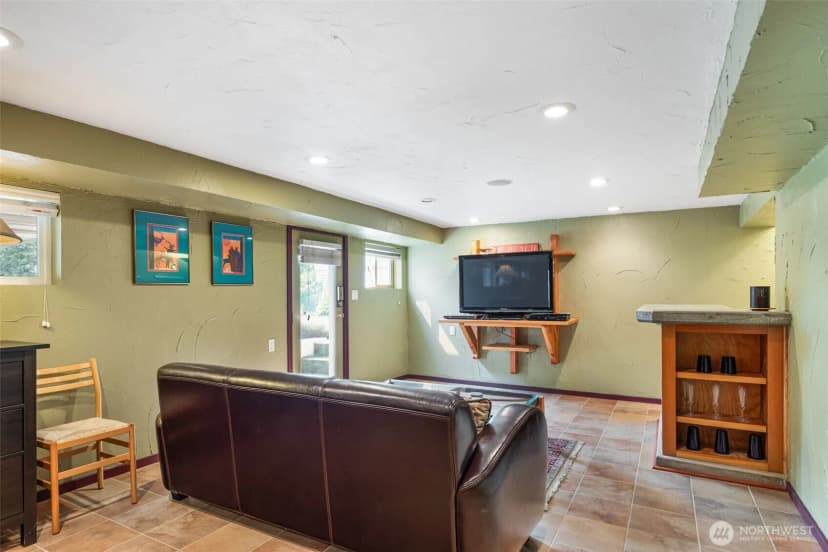 Property photo for 16742 45th Avenue Ne, Lake Forest Park photo 29