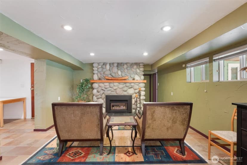Property photo for 16742 45th Avenue Ne, Lake Forest Park photo 28