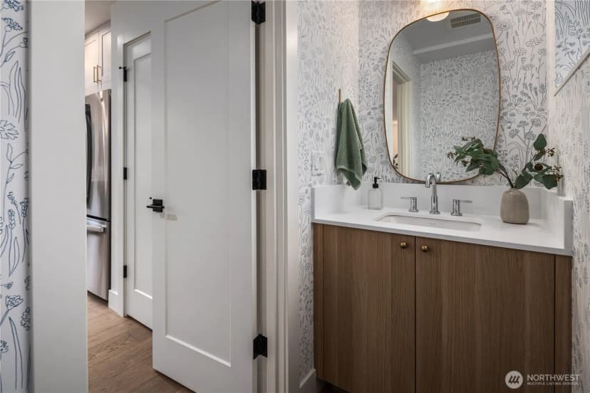 Property photo for 2616 E Roy Street, Seattle photo 17