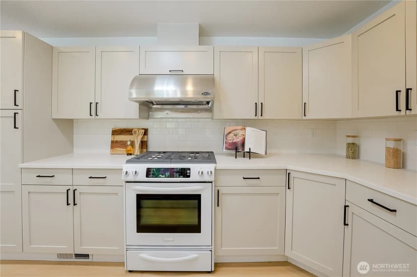 Property photo for 7015 123rd Avenue Se, Newcastle photo 16