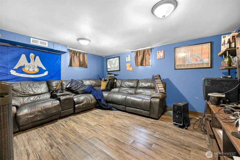 Property photo for 112 Milwaukee Street, Mount Vernon photo 17