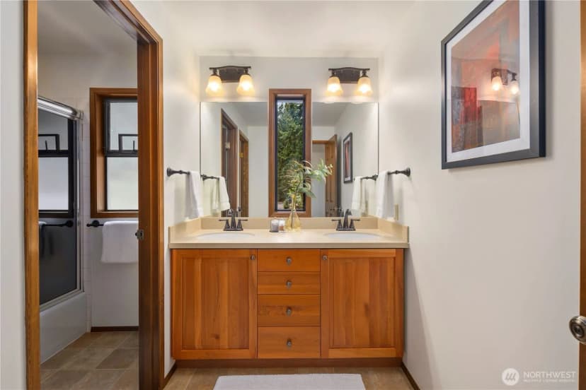 Property photo for 2606 131st Place Ne, Bellevue photo 20
