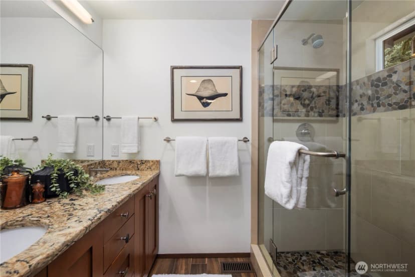 Property photo for 2606 131st Place Ne, Bellevue photo 14