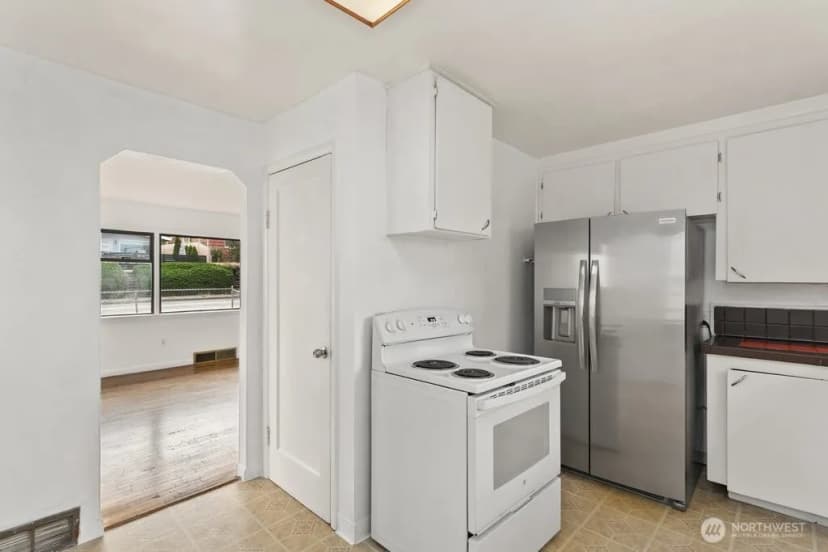 Property photo for 8117 16th Avenue Sw, Seattle photo 6