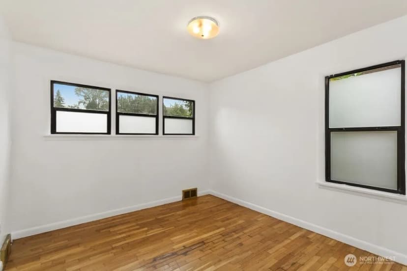 Property photo for 8117 16th Avenue Sw, Seattle photo 10