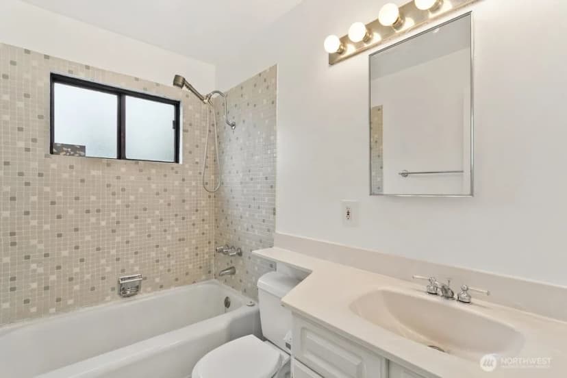 Property photo for 8117 16th Avenue Sw, Seattle photo 11
