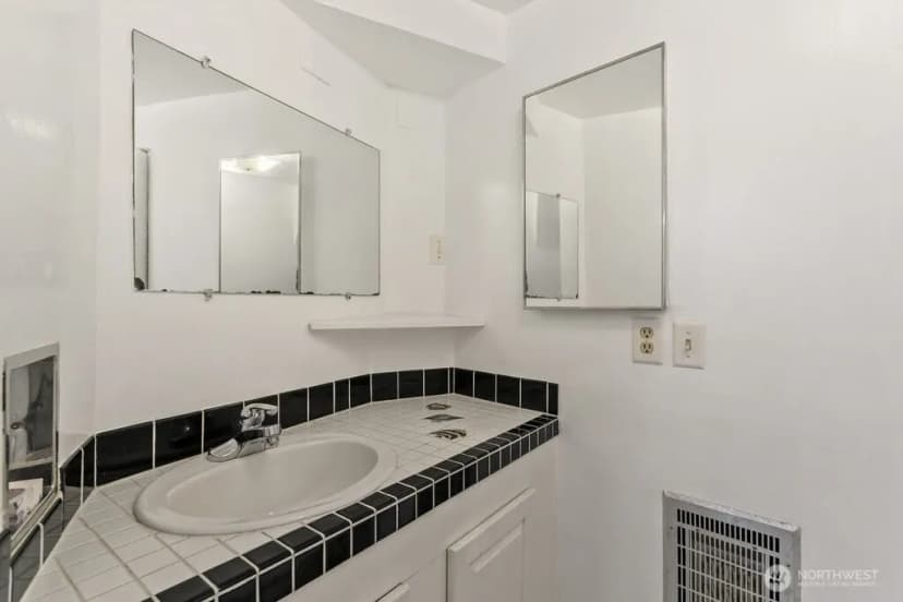 Property photo for 8117 16th Avenue Sw, Seattle photo 18