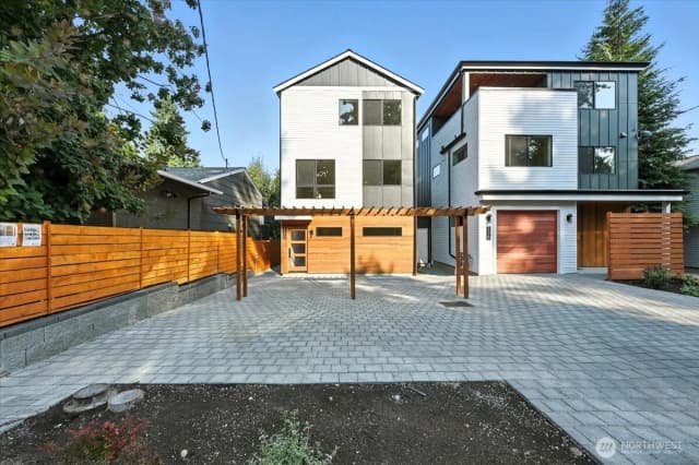 Property photo for 7522 31st Avenue Ne, Seattle