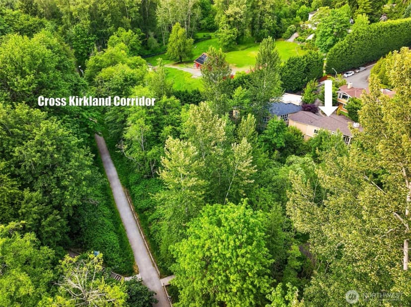 Property photo for 11005 Ne 100th Place, Kirkland photo 25