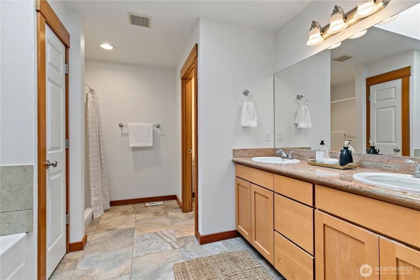 Property photo for 5468 18th Avenue Sw, Seattle photo 21
