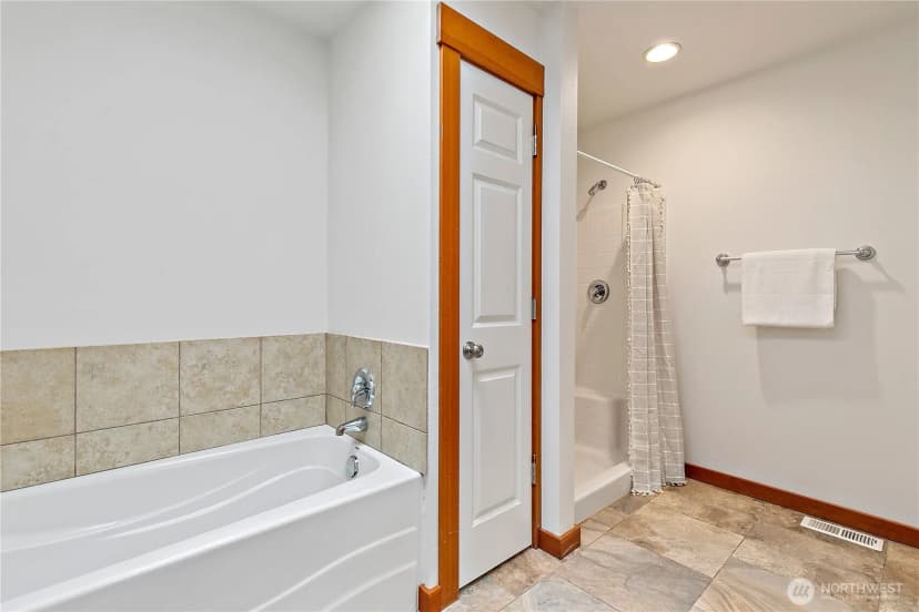 Property photo for 5468 18th Avenue Sw, Seattle photo 22