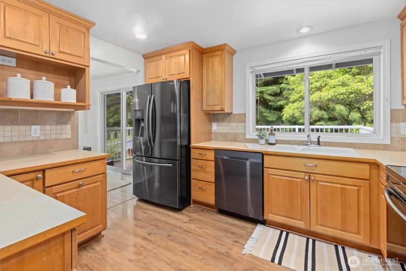 Property photo for 19203 Whitman Avenue N, Shoreline photo 8