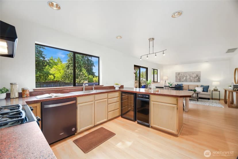 Property photo for 1307 Sw 160th Street, Burien photo 10