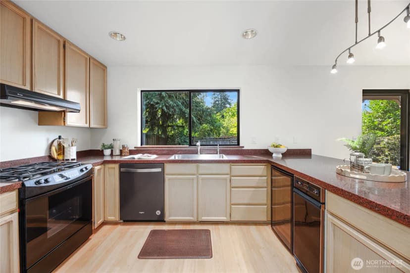 Property photo for 1307 Sw 160th Street, Burien photo 11