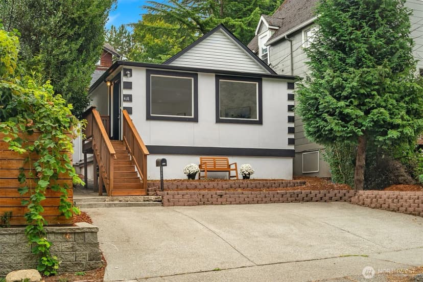 Property photo for 418 22nd Avenue, Seattle photo 2
