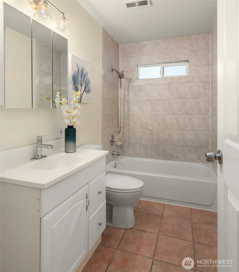 Property photo for 418 22nd Avenue, Seattle photo 11
