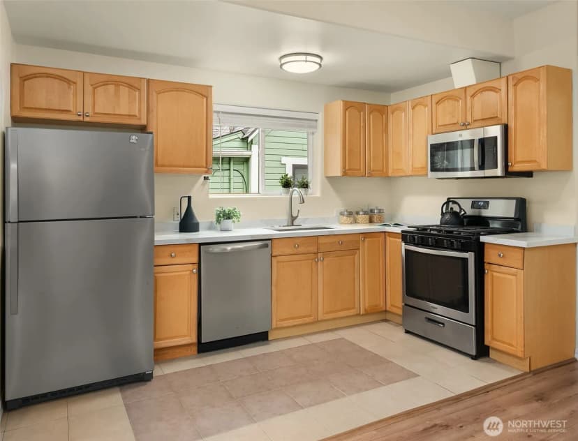 Property photo for 418 22nd Avenue, Seattle photo 8