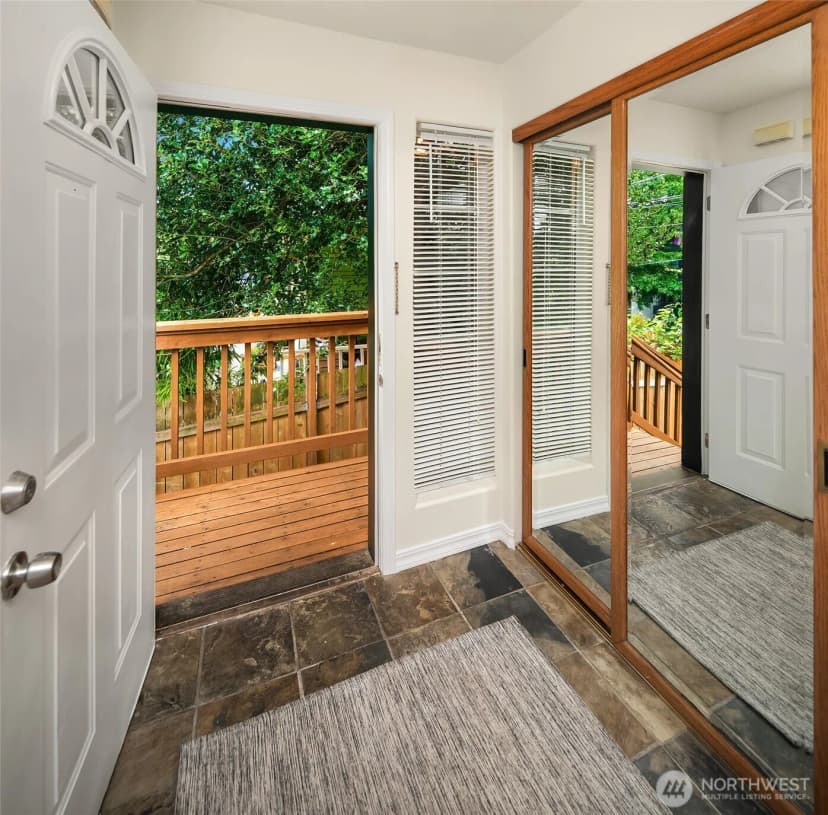 Property photo for 418 22nd Avenue, Seattle photo 4