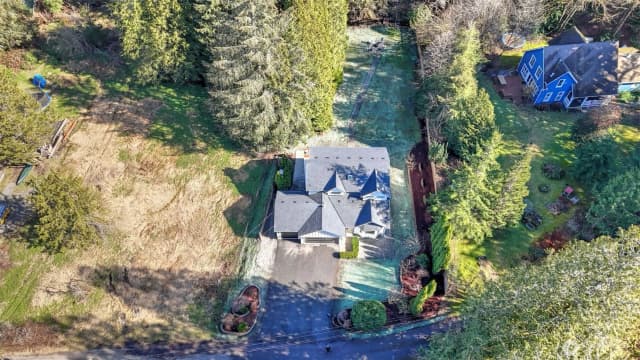 Property photo for 11006 325th Avenue Se, Issaquah photo 3