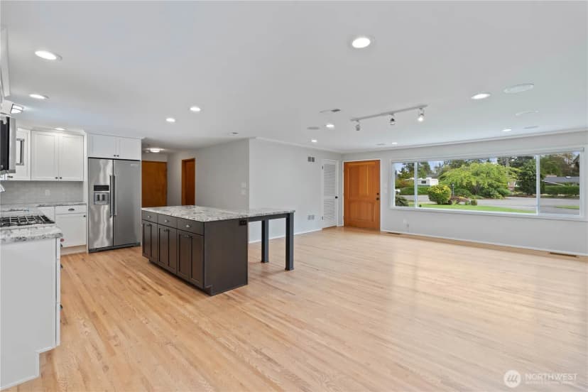 Property photo for 11308 Loma Place Sw, Lakewood photo 13