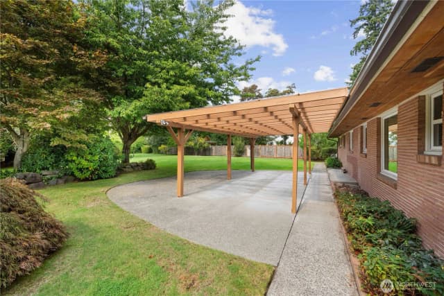 Property photo for 11308 Loma Place Sw, Lakewood photo 4