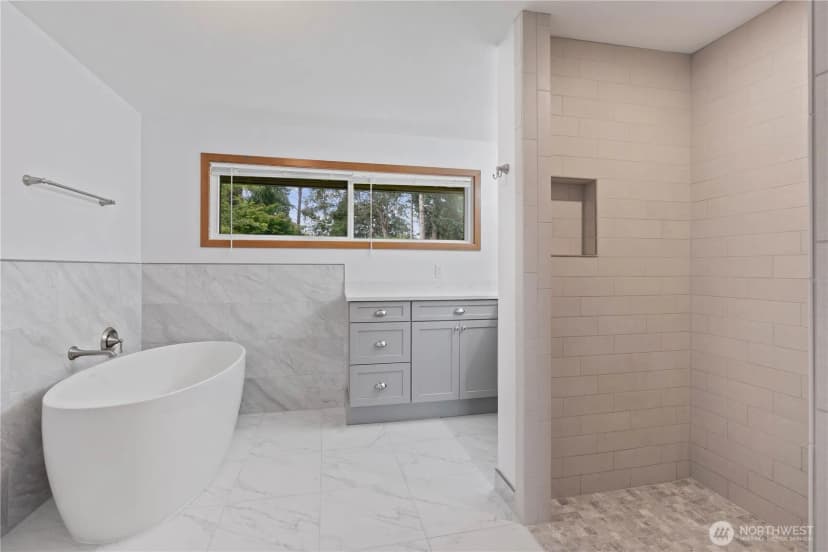 Property photo for 11308 Loma Place Sw, Lakewood photo 18