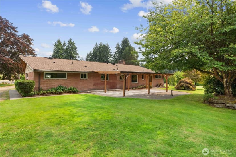Property photo for 11308 Loma Place Sw, Lakewood photo 3
