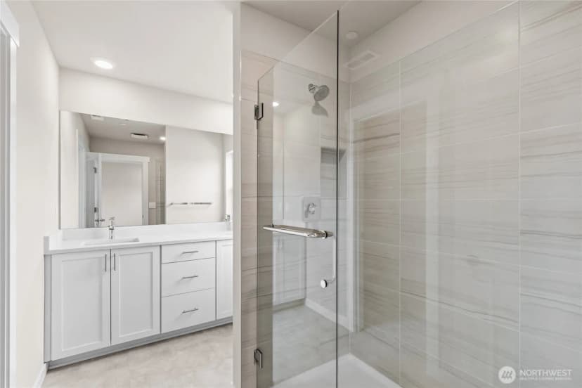 Property photo for 10462 135th Avenue Ne #43, Kirkland photo 19
