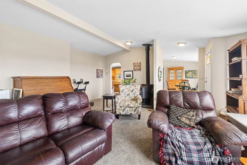 Property photo for 33 Winter Road, Port Angeles photo 14