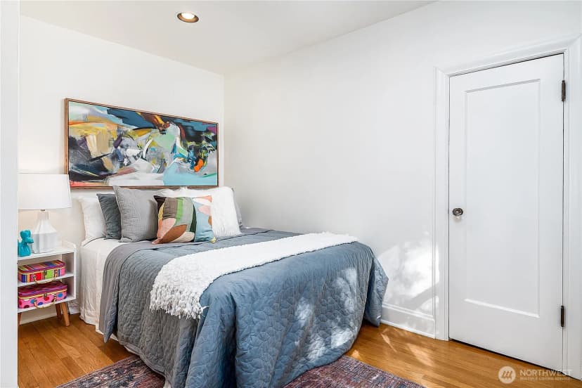 Property photo for 2520 Warren Avenue N, Seattle photo 17