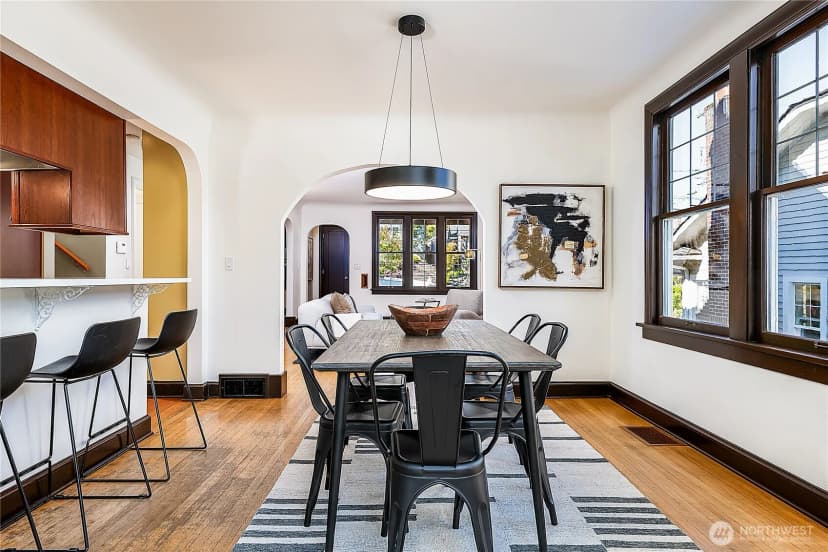 Property photo for 2520 Warren Avenue N, Seattle photo 5