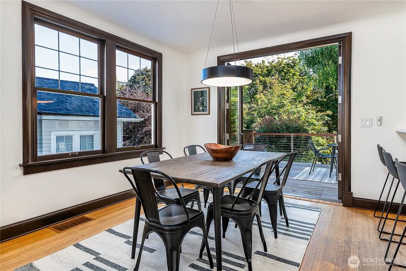 Property photo for 2520 Warren Avenue N, Seattle photo 6