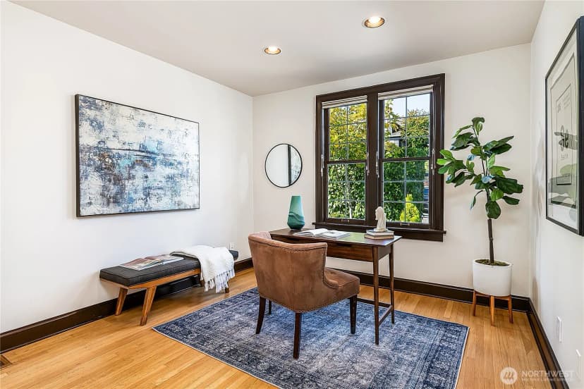 Property photo for 2520 Warren Avenue N, Seattle photo 11