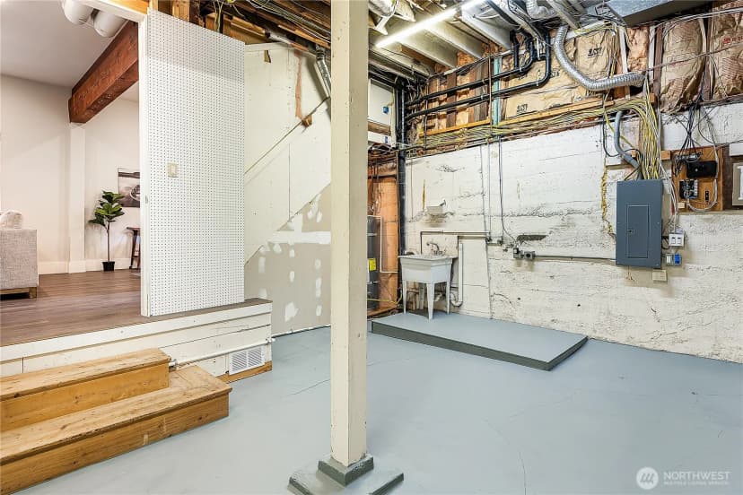 Property photo for 2520 Warren Avenue N, Seattle photo 26