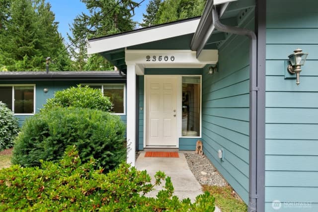 Property photo for 23500 34th Ave W, Brier photo 3
